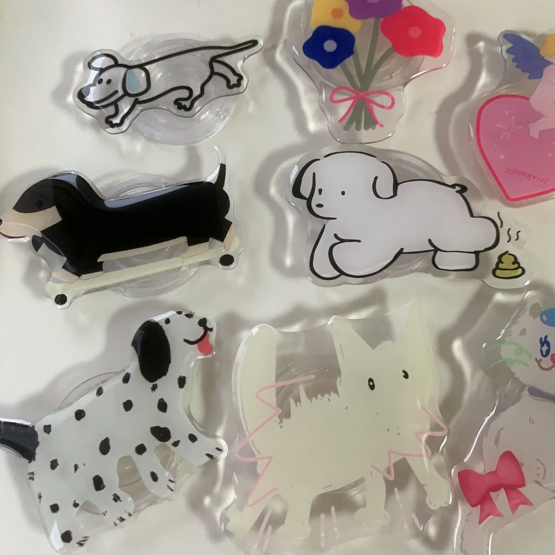 

Подставка с рисунком щенка и кошки, подходит для любого мобильного телефона, подставка для подушки безопасности, 3 м, клей, настольный ленивый артефакт, капельный клей