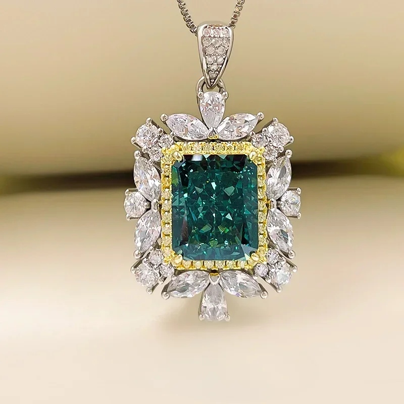 Desire imported high carbon diamond dark green necklace with female niche design, high-end autumn and winter pendant jewelry