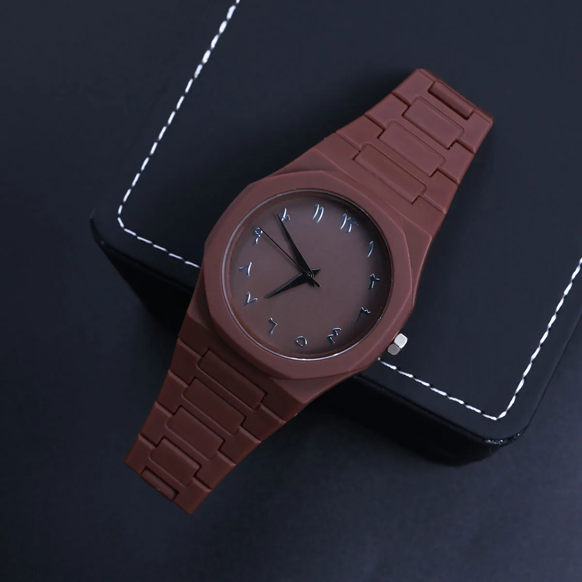 Famous Brand Men Watch Men and Women Chain Wristwatches Large Dial Black Quartz Watch Wholesale Women Watches Luxury Clock