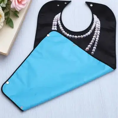 1Pcs Fashionable Elder Meal Bib Polyester Waterproof Eating Apron with Necklace Design Large Pocket Reusable Saliva Towel