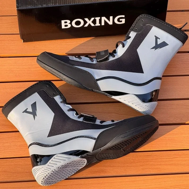أحذية ملاكمة عالية الجودة مقاس 21 سم للرجال أحذية مصارعة مضادة للانزلاق متينة للملاكمة التايلاندية والكيك بوكسينغ وتدريبات فنون الدفاع عن النفس