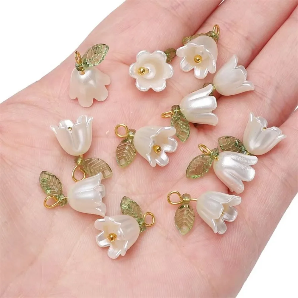 10 個 11 × 14 ミリメートルユリの花ビーズ DIY カラフルなチャームルースビーズアクリルジュエリーメイキングクラフトイヤリングネックレスブレスレット