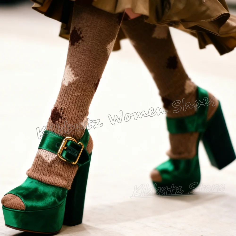 صنادل أرضية مخملية حزام مشبك جولة تو حذاء بكعب سميك بلون الموضة الفاخرة أنيقة موجزة مثير حار فتاة أحذية جديدة