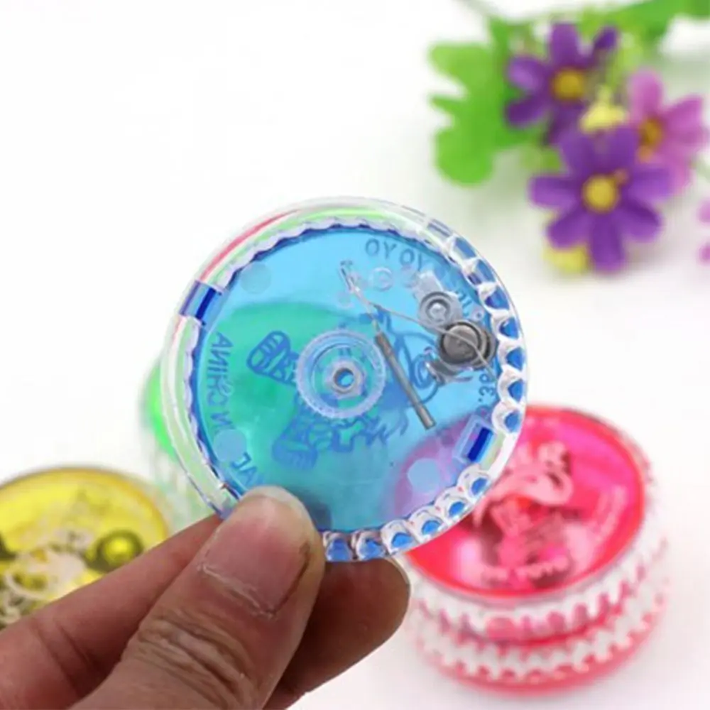 Plastic lichtgevende kinderen LED knipperend klassiek speelgoed Yoyo hand-oogontwikkeling