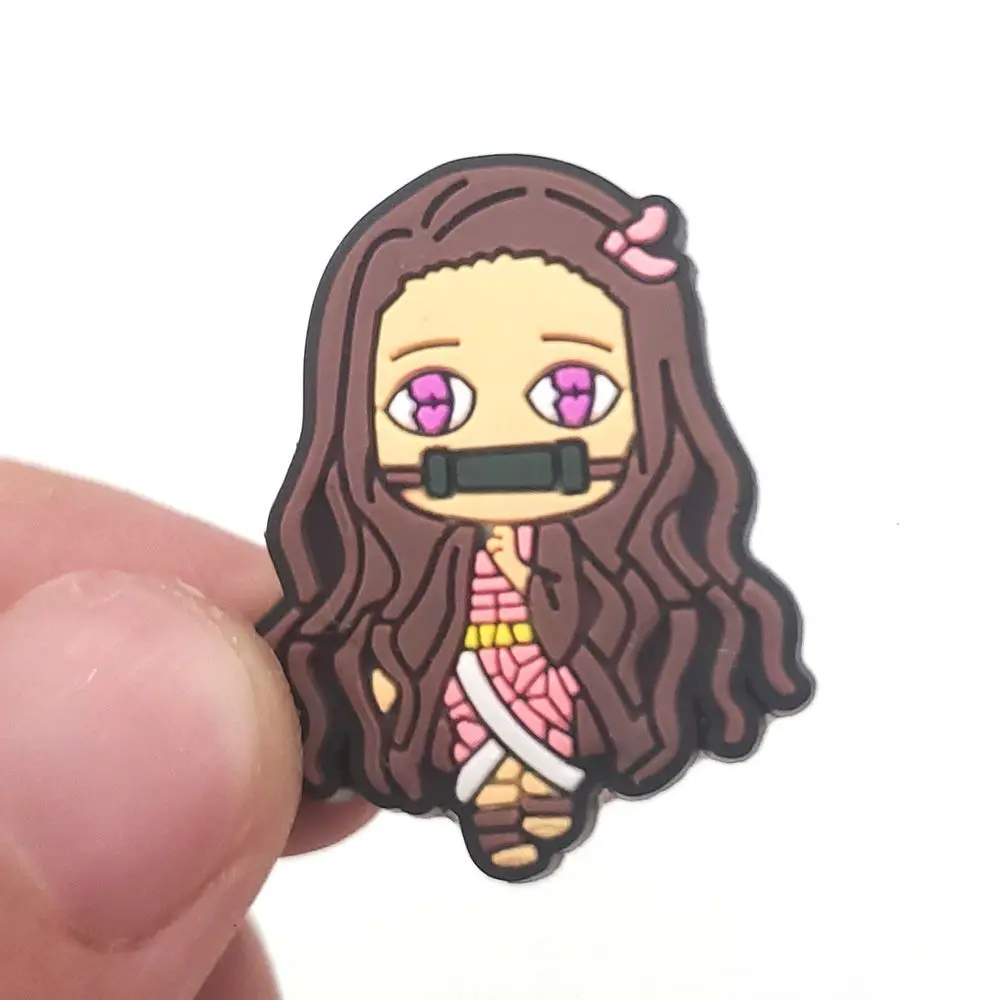 Demon Slayer Kamado Nezuko Tomioka Giyuu Anime Zweidimensionale Schuhschnallen Jungen und Mädchen Hausschuhe DIY Dekorative Schuh-Charms – Detail 9