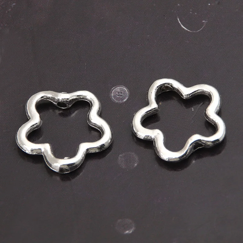 10pcs Silver Color 15x15mm Cute Hollow Flower Charms Connector Pendant Fit DIY Handmade Metal Alloy Jewelry Making Supplies