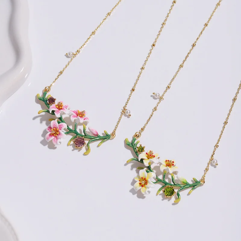 

Легкое роскошное ожерелье ручной работы с эмалью розовой лилией и желтой лилией, травяно-зеленый горный хрусталь, аметистовая каменная клееная цепочка на воротник