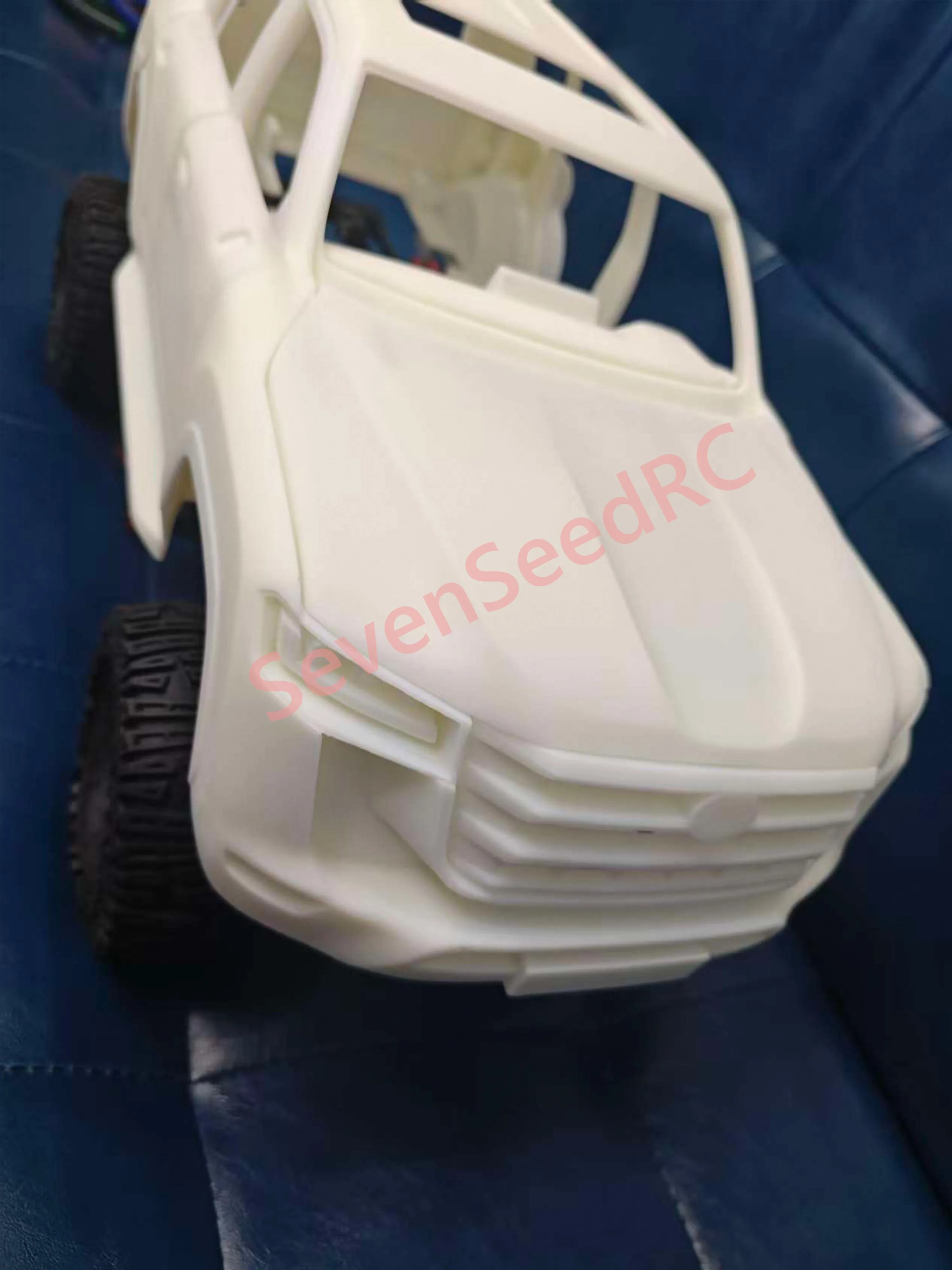 

Комплект кузова радиоуправляемого автомобиля с 3D принтом Toyota Land Cruiser 300 для 313/324 WHEELBASE SCX10 TRX4 NT4 JT44 RGT