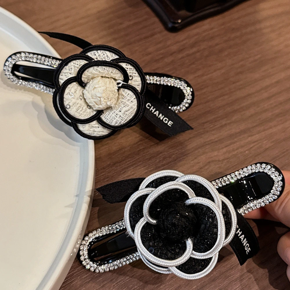 

Заколки для волос из ткани во французском стиле с цветком камелии для женщин, элегантная ленивая заколка для волос со стразами, зажим в виде утконоса, аксессуары для волос