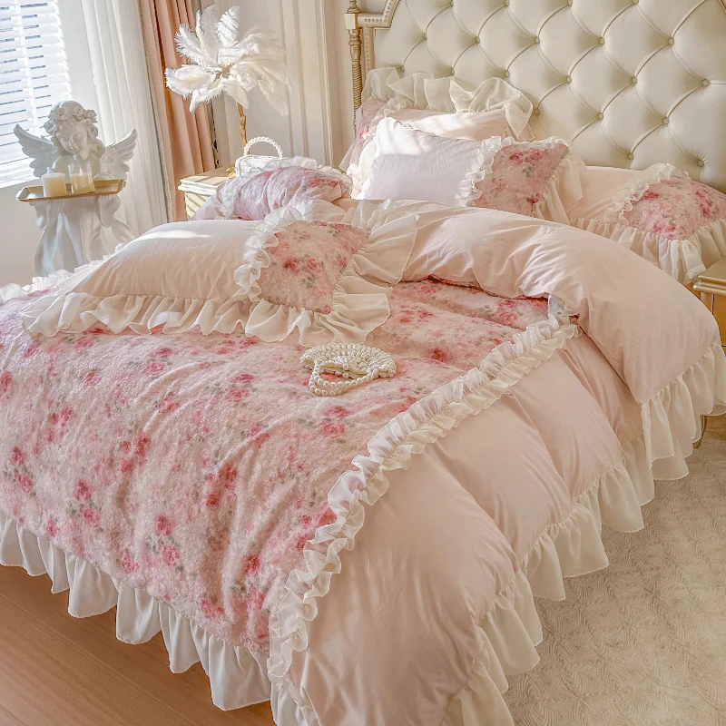 French Romantic Princess Style Cotton Four Piece Set with Exquisite Bedroom Style Floral Lace Duvet Cover