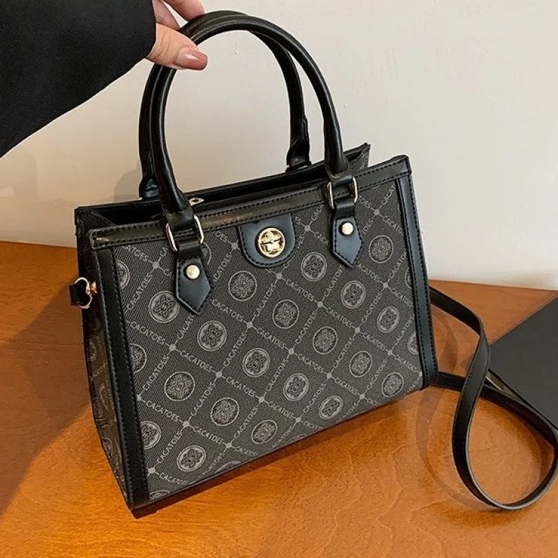 

Luxury Women's Shoulder Bag Crafted From Fine Leather Featuring Popular Classic Elegant And Vintage Daily Look​