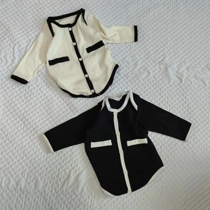 

Новая весенняя одежда для малышей, маленький ароматный комбинезон для девочек 0-2 лет, однотонный однотонный комбинезон с длинными рукавами для мальчиков и девочек, простой треугольный комбинезон