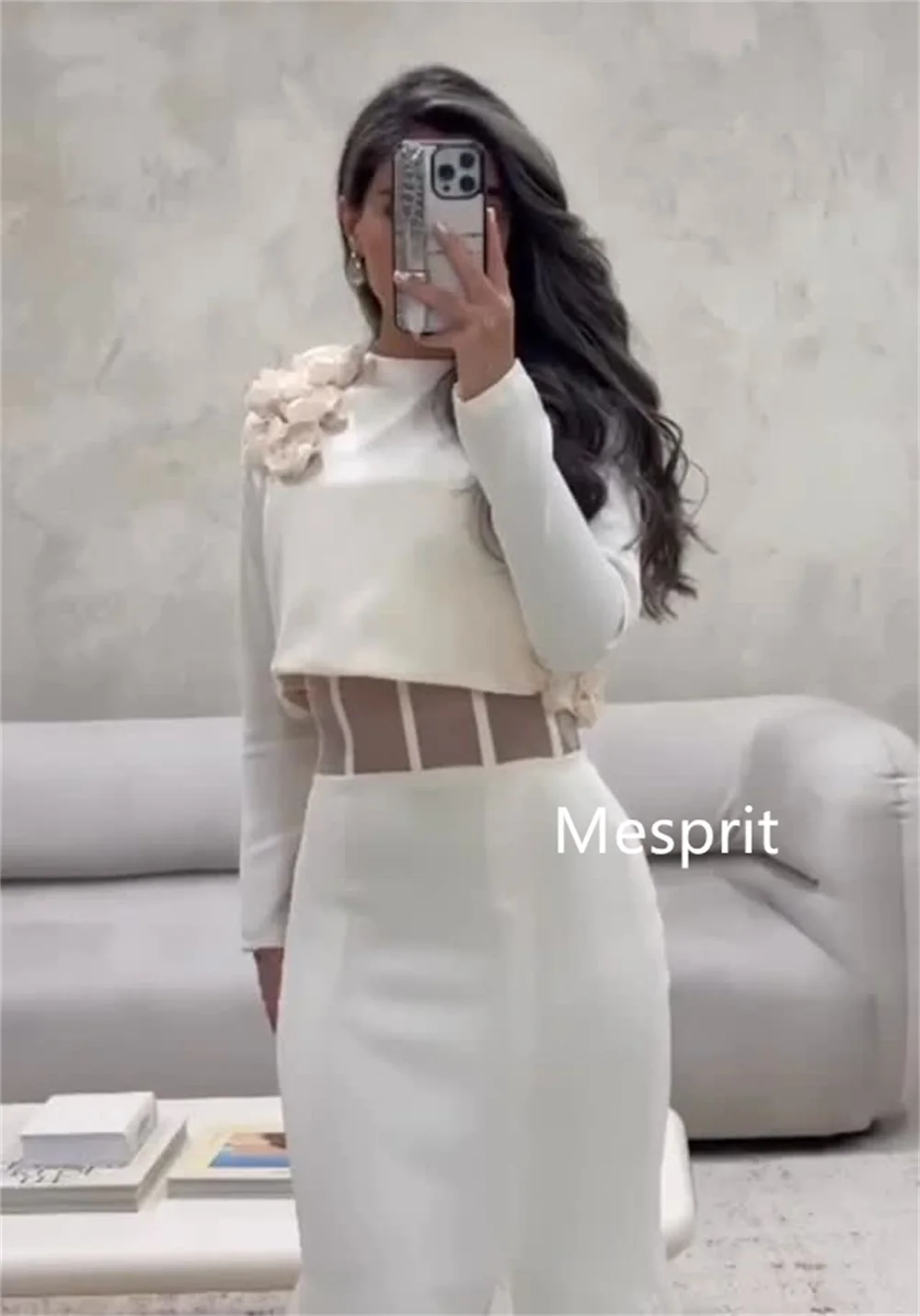 ชุดเดรสยาวทรงเมอร์เมด คอโอ แขนยาว แต่งจีบลายดอกไม้ สไตล์พัสตอรัล  ออกแบบตามสั่ง สำหรับโอกาสพิเศษ งานเลี้ยงหรูหรา ระดับคนดัง  งานออกแบบสุดประณีต