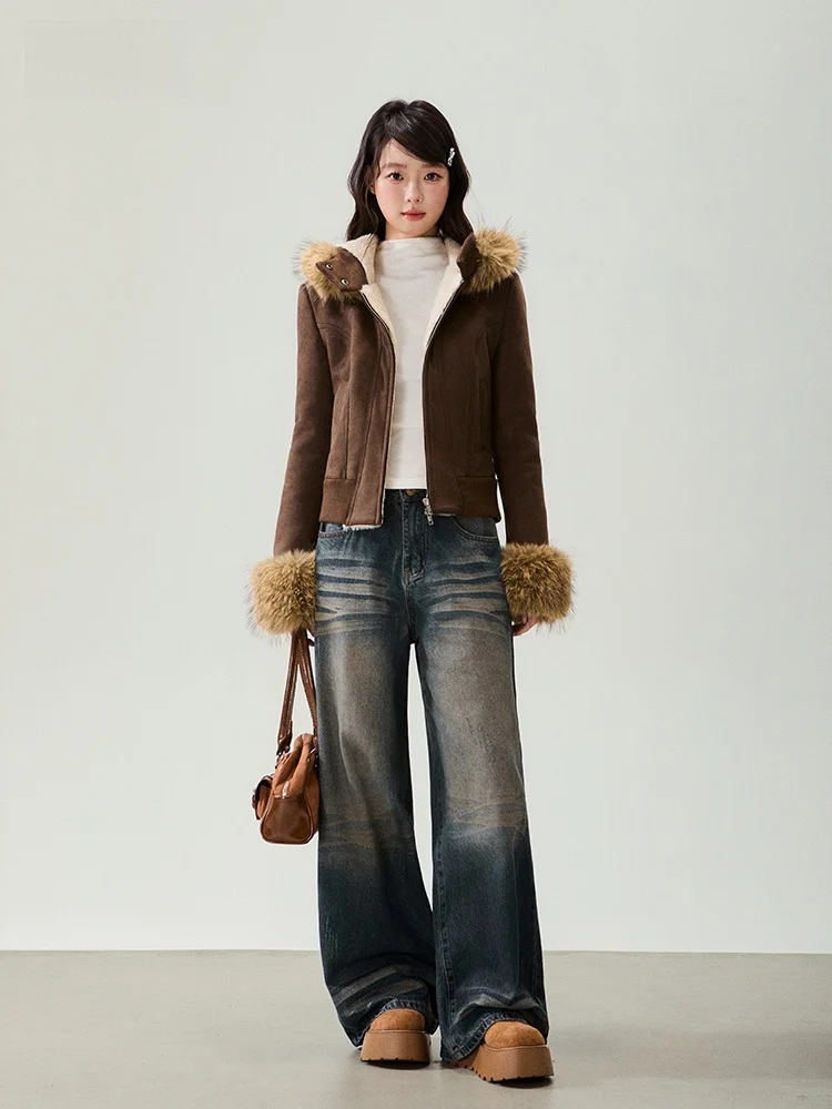 Jaqueta Feminina Marrom de Camurça Forrada com Gola de Pele, Estilo Retrô Americano, Casaco Curto Branco para Outono/Inverno