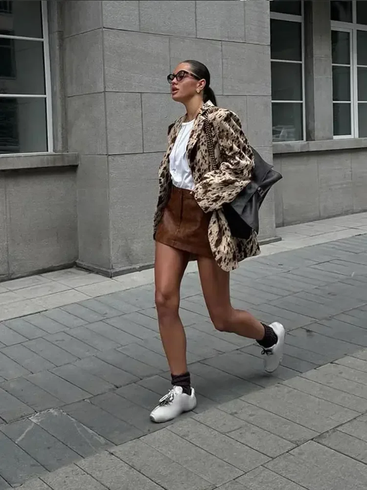 Chaqueta de traje con hombrera para mujer, abrigo Retro de manga larga con solapa y botonadura única, ropa de calle para viaje, Otoño, 2024