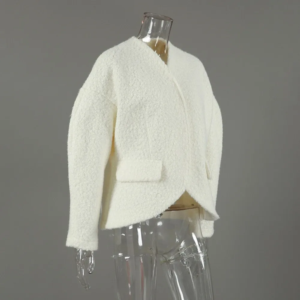 Modische, schicke, lockere Wolljacke mit Baumwollfutter, Tweedstoff, kurzer Mantel, lässige Luxusjacke mit Knopfleiste und Raffung – Detail 11