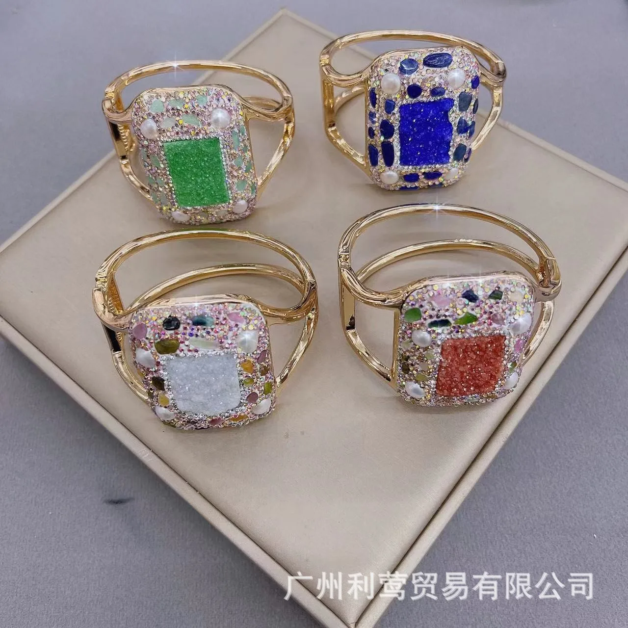 

original stone crystal tooth European niche personality inlaid with natural gravel pearl color retention, bracelet jewelry batch