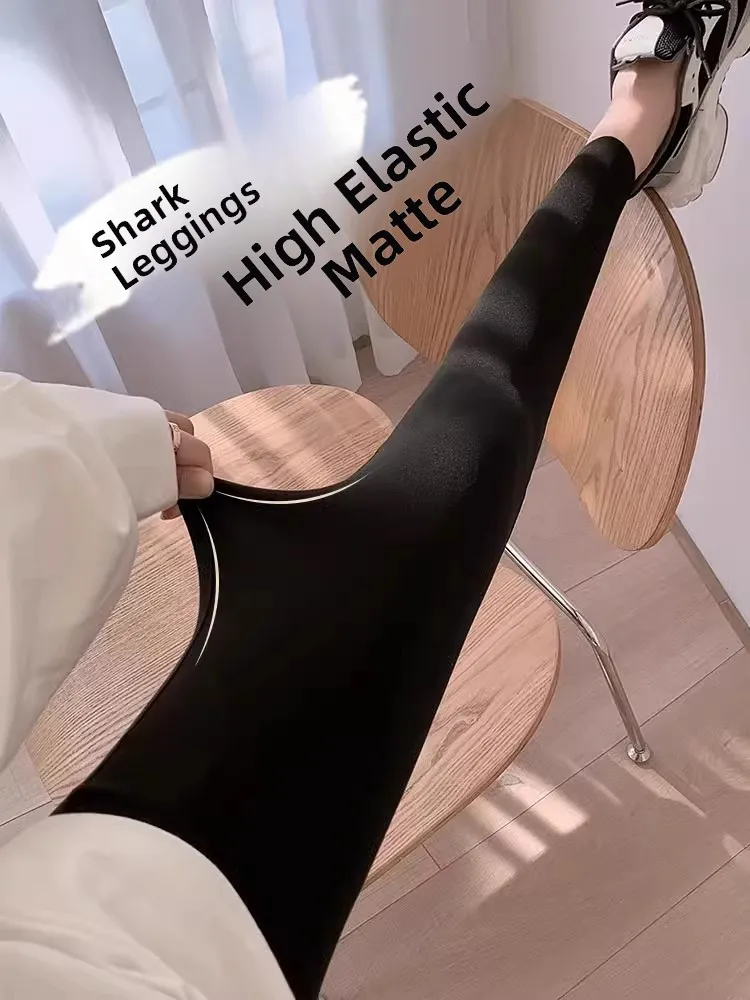 กางเกงโยคะเอวสูงทรงกระชับรูปร่าง ผ้าโมดอล ยืดหยุ่น กระชับสัดส่วน ช่วยให้ขาดูยาวขึ้น