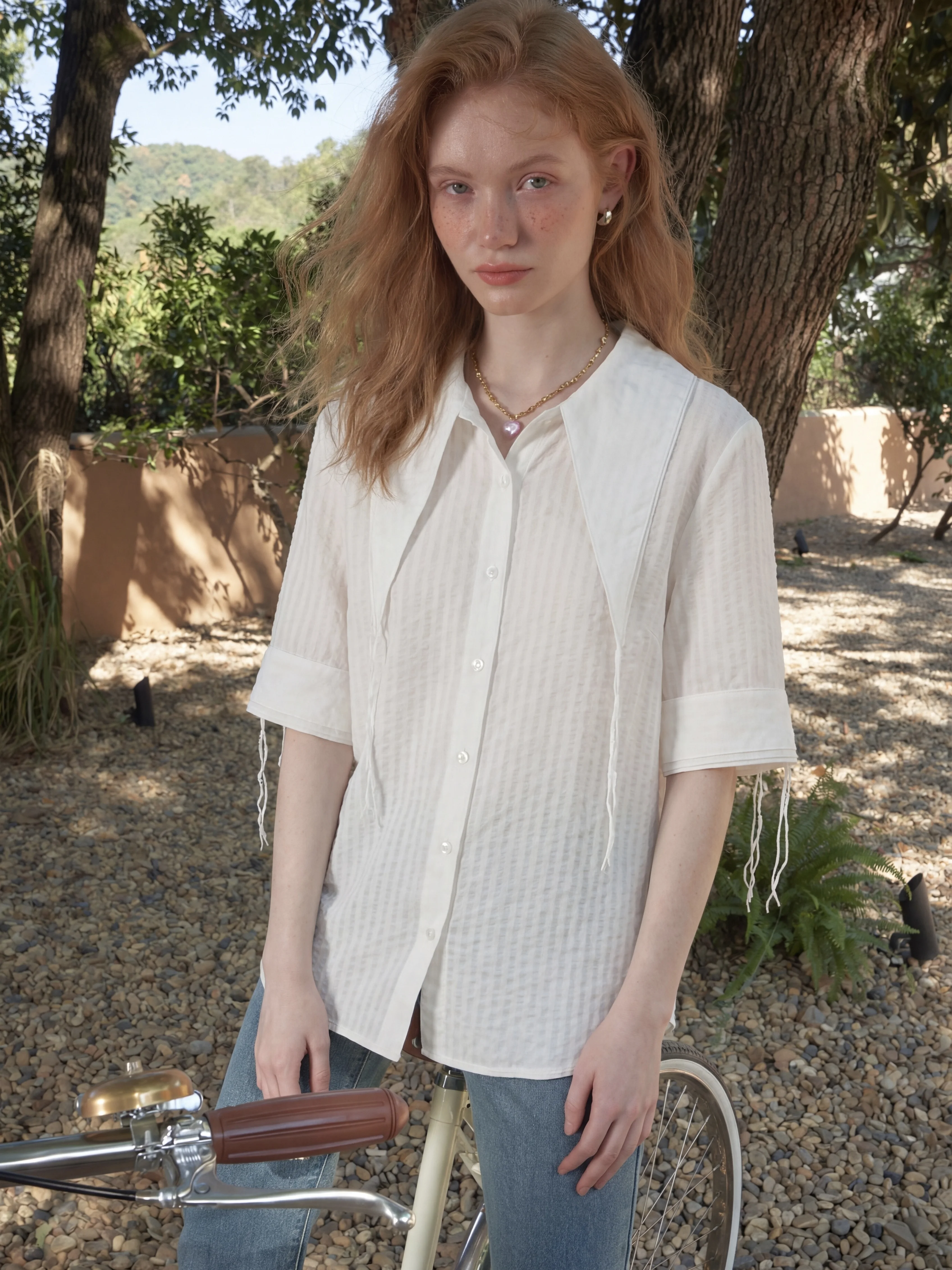 

Lightweight Short Sleeve White Shirt Star Mountain Commute Vacation Small Size Design Point Collar French Style Women's Shirt