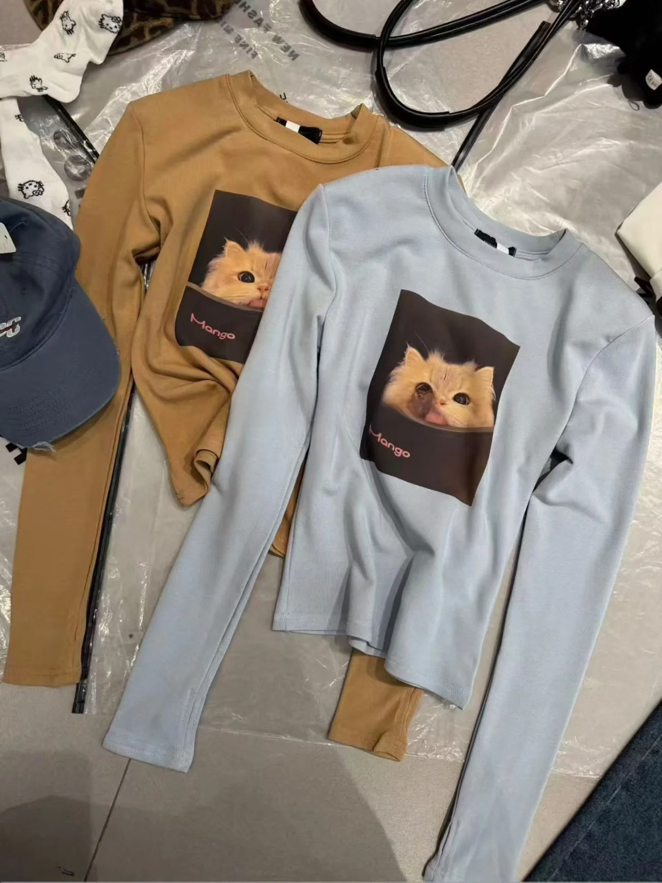 تي شيرت كوري Sle Long Sve Fce مبطن ort تي شيرت نسائي بقصة ضيقة ومبطن بطباعة علوية ناعمة ومريحة من القطن... #2