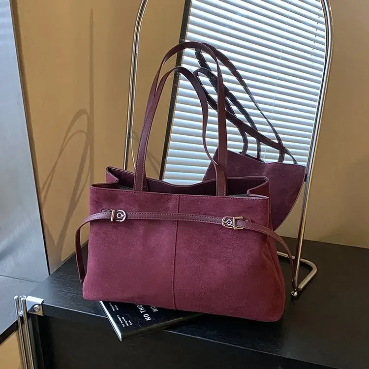 

Универсальная, стильная, модная и простая женская сумка-тоут из замши на одно плечо, новинка осени 2026