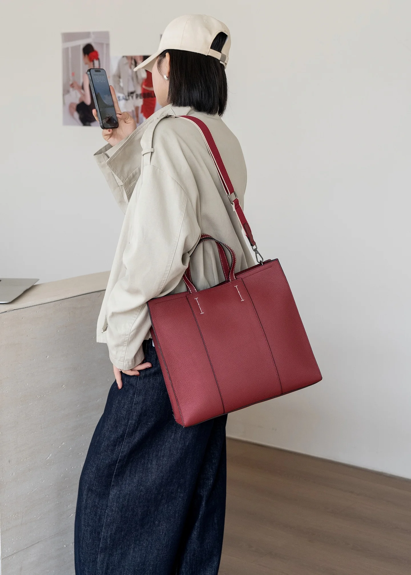 Women's Large-Capacity Leather Bucket Bag, 2026 New Fashion Versatile Shoulder & Handheld Commuter Tote Bag for Ladies