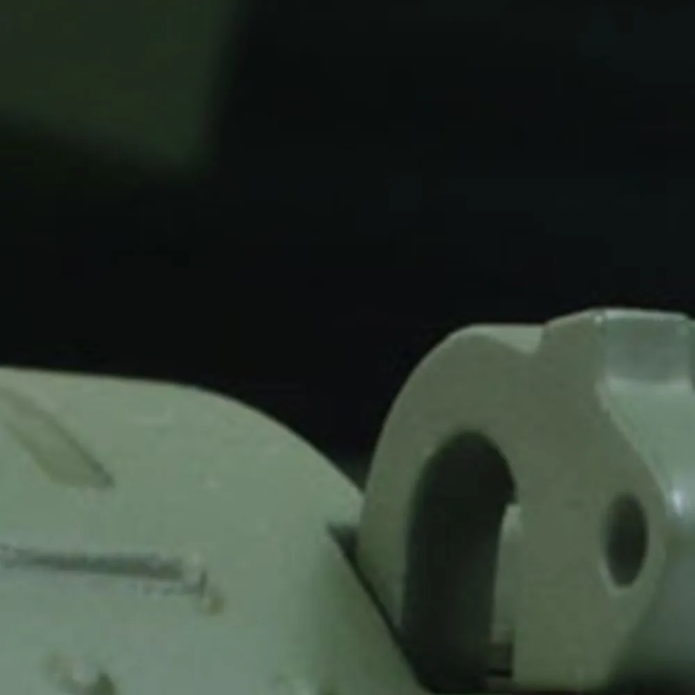 

Радиоуправляемый танк TOUCAN 1/16 RC Battle Tank 3918 Abrams M1A2 с металлическим редуктором, вращением орудия на 360°, откатом ствола, регулировкой высоты, лазерным прицелом и подсветкой, на пульте управления