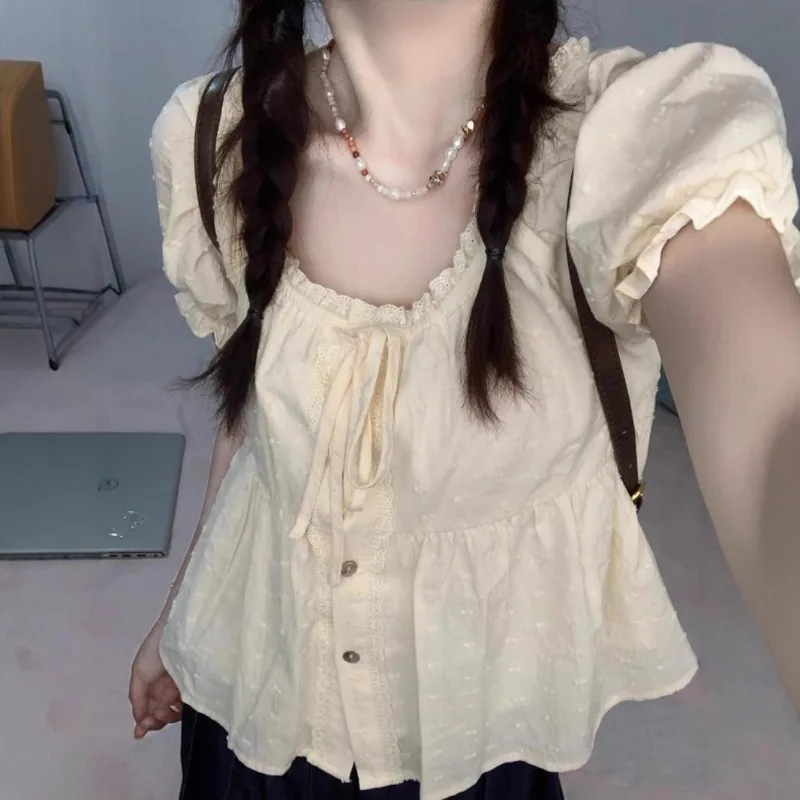 

French Sweet Lace Doll Shirt Short-sleeved Shirt for Women in Summer, Chic Slim Fit and Slim Puff Sleeve Square Collar Top