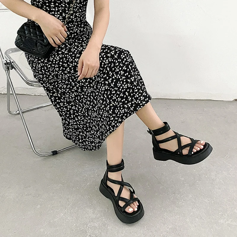 Sandals Women Summer 2023 Stylish Designer Platform Shoes Ladies Comfort Back Zipper Party Sandals Gladiators Peep Toe Shoes