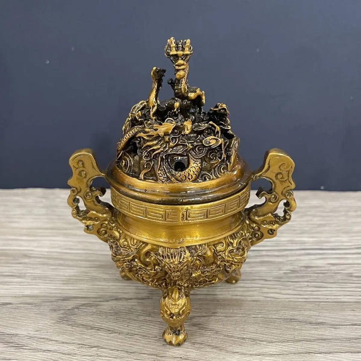 Golden retro yellow alloy Kowloon incense furnace pill furnace Erlong play bead ornament tea ceremony incense burner tea art hou