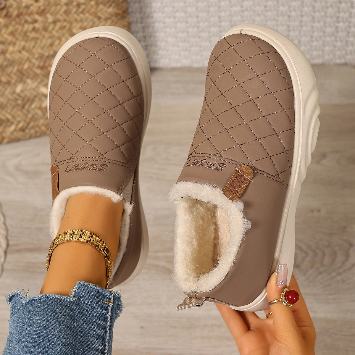 

2025 Winter New Women's Fleece-lined Casual Shoes Durable Anti-slip Cold-proof Warm and Comfortable Free Shipping Womens Shoes