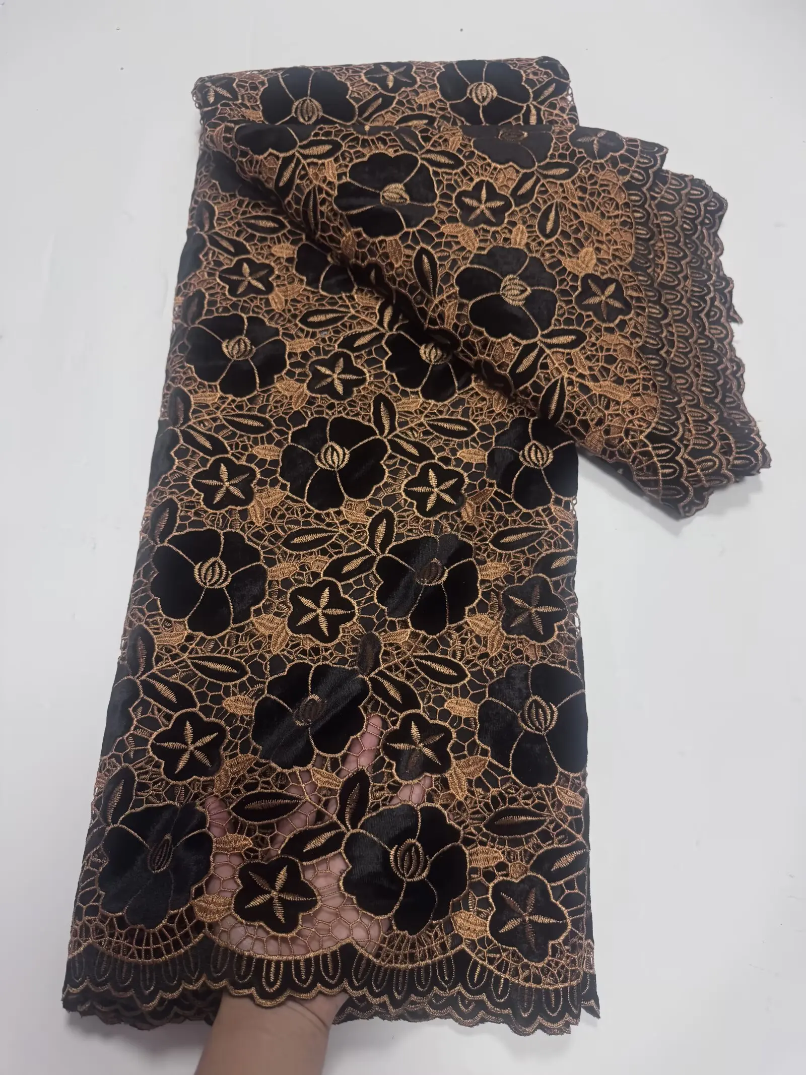 High-quality 5yards African Velvet Fleece Lace Fabric with Embroidery Lace Soft Fashion Fleece Embroidery Lace for Dress Z6-914