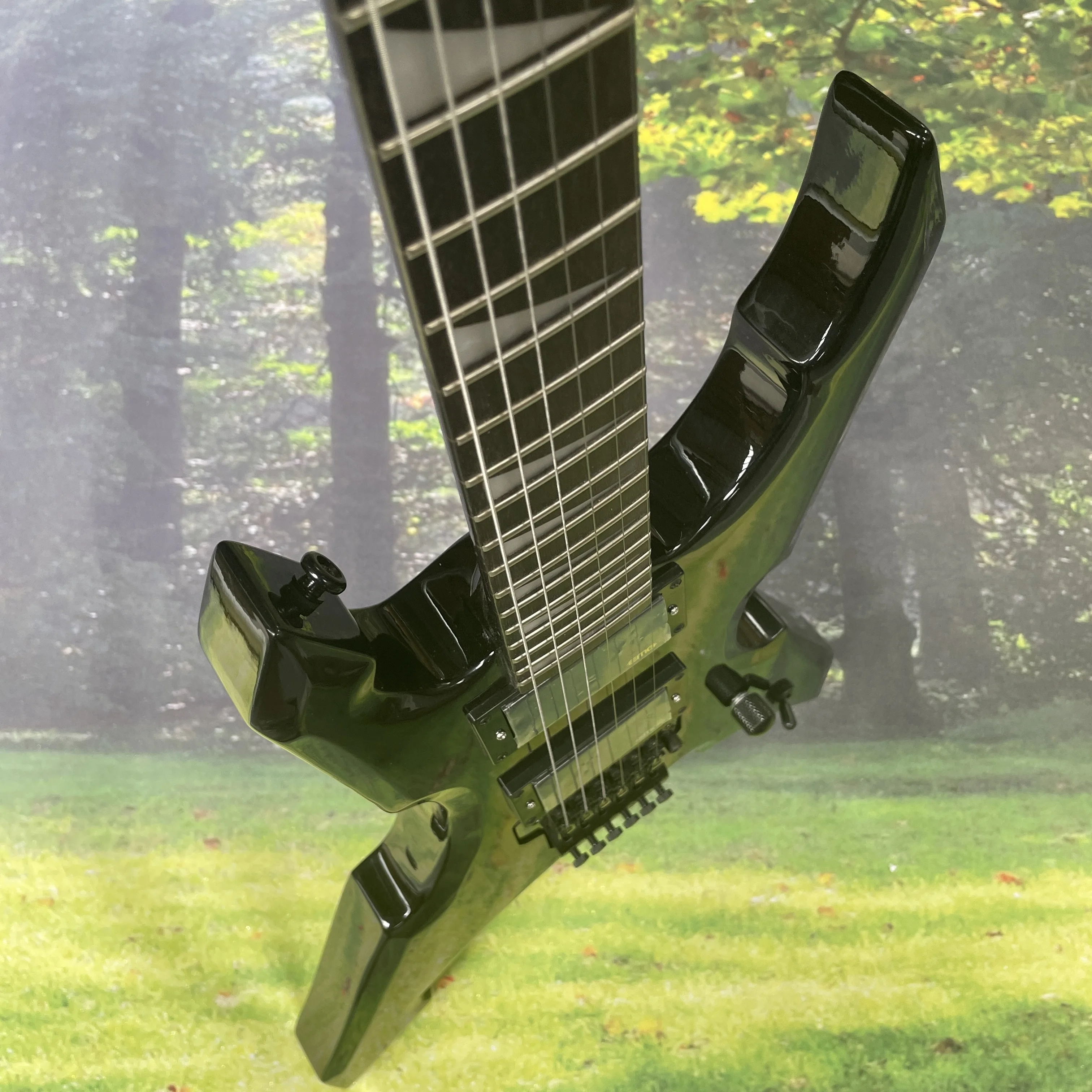 جيتار كهربائي أسود غير منتظم مكون من 6 أوتار جيتار أجهزة سوداء