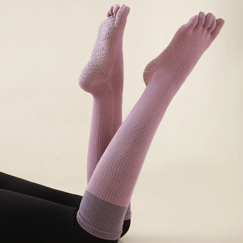 

Women High Waist Long Leg Yoga Socks Anti Slip Cotton Five Toe Socks Color Block Calf Socks for Pilates Ballet Dance Sports