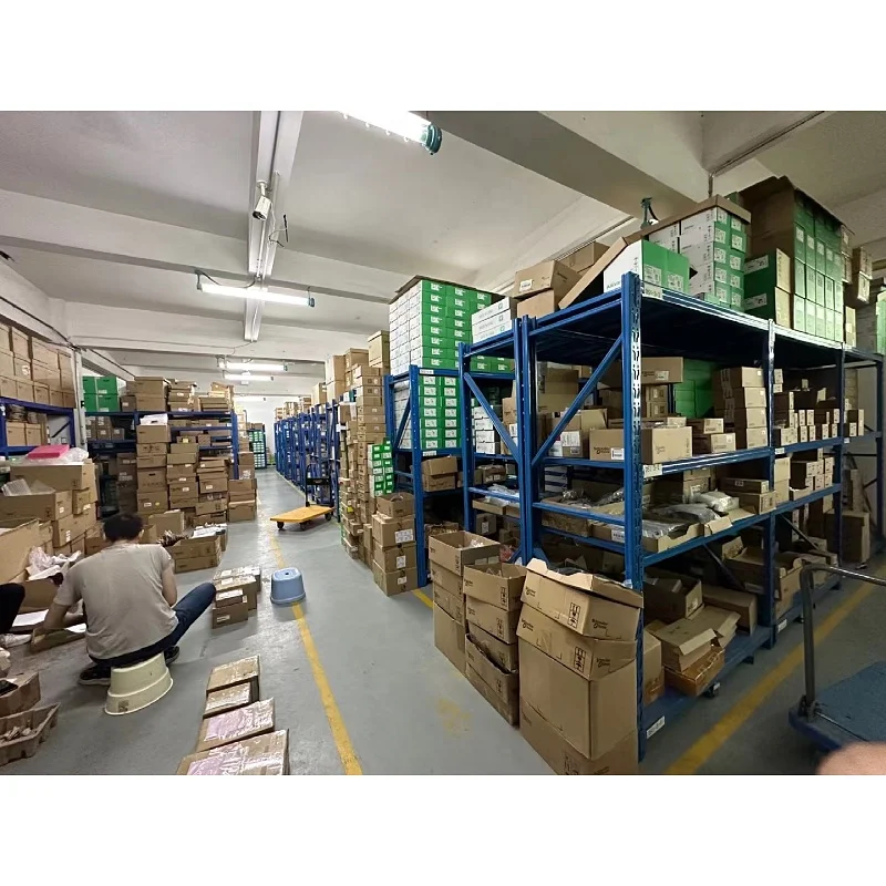 Новый оригинальный серводвигатель BSH1002P31F2A на складе для