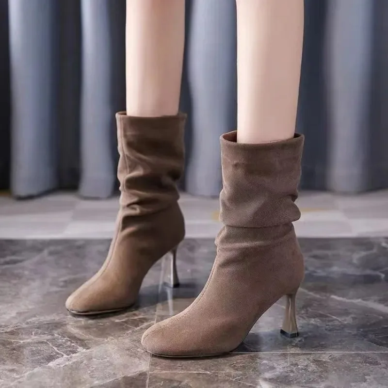 2026High Heeled Pile Boots, Fashionable Mid Heeled Boots, Women's Autumn Winter New Versatile Sleeve Slim Heel Short Boots
