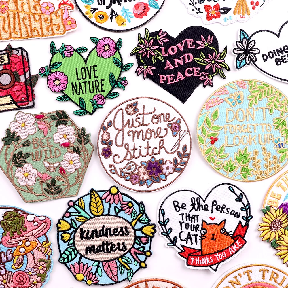 Blumen Buchstaben Applikation bestickte Patches Eisen auf Patches auf Kleidung Cartoon/bunte schmelzbare Patches für Kleidung Aufkleber
