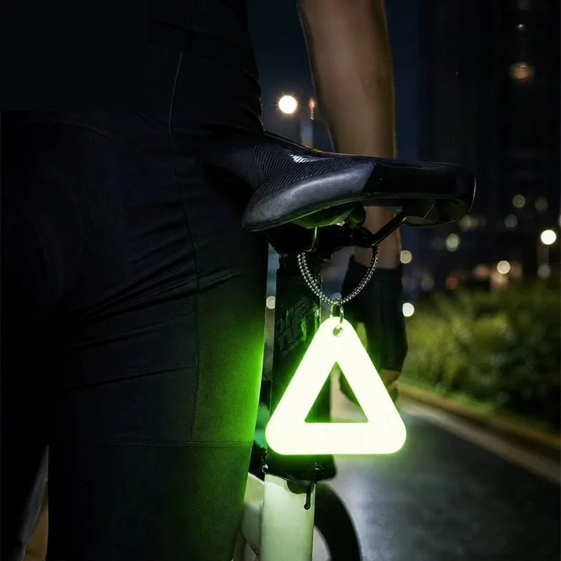 Reflective Triangle Pendant Keychain High‑Visibility Safety Hanging Ornament Mini Warning Sign Charm for Backpack Bag Key Ringa