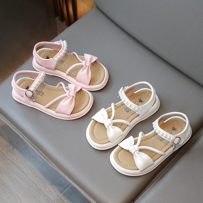 

Girls Sandals 2024 Summer New Style Little Girl Fashion Soft Sole Pearl Shoes Cute and Sweet Outgoing Beach Shoes