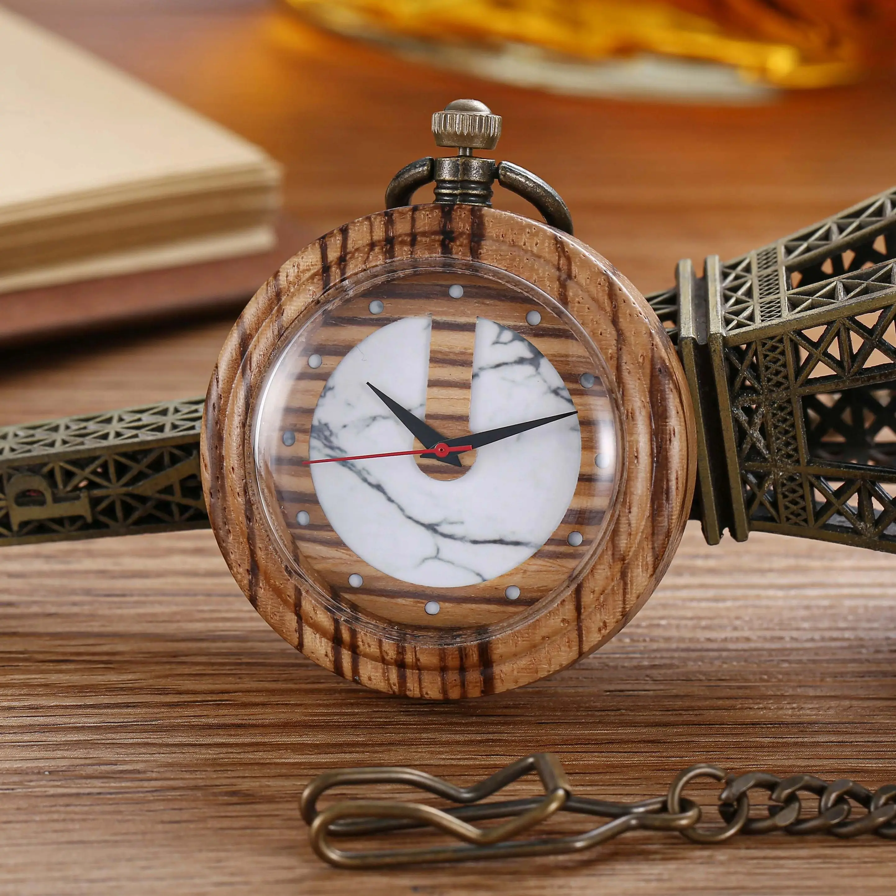 

Vintage Round Antique Style Wooden Crafts Pocket Watch Anniversary Gift Quartz Sports Minimalist Men's Women's Pocket Watches