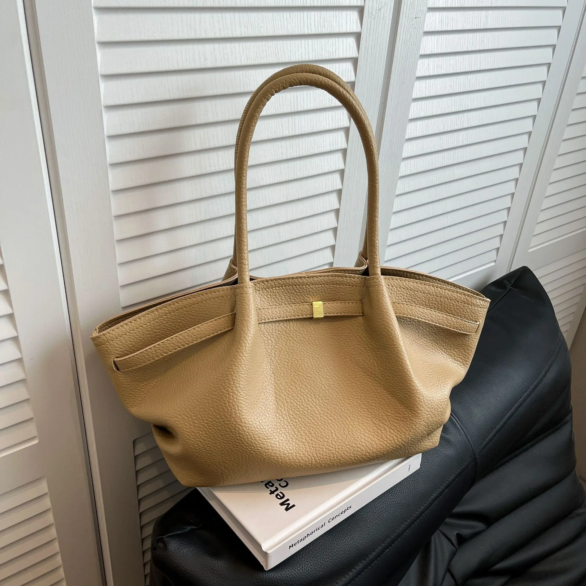 

Trendy Tote Bag, Spacious Underarm Purse for Women, Fashion Commuter Crossbody, Minimalist Day to Night Bag, Textured Sling Bag