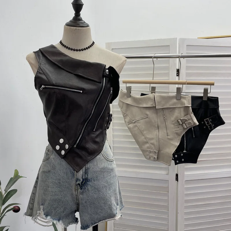 High Quality Hot Selling Wholesale Autumn Spicy Girl Buckle Irregular Zipper Sloping Shoulder PU Top Short Leather Vest Women
