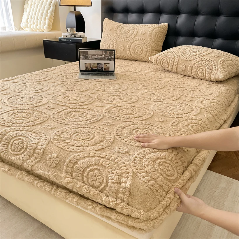Jacquard Bed Cover Floral Embossed Velvet Mattress Cover Bed Covers Bedsheet Winter Warm Mattress Protector Thickened Bed Pad