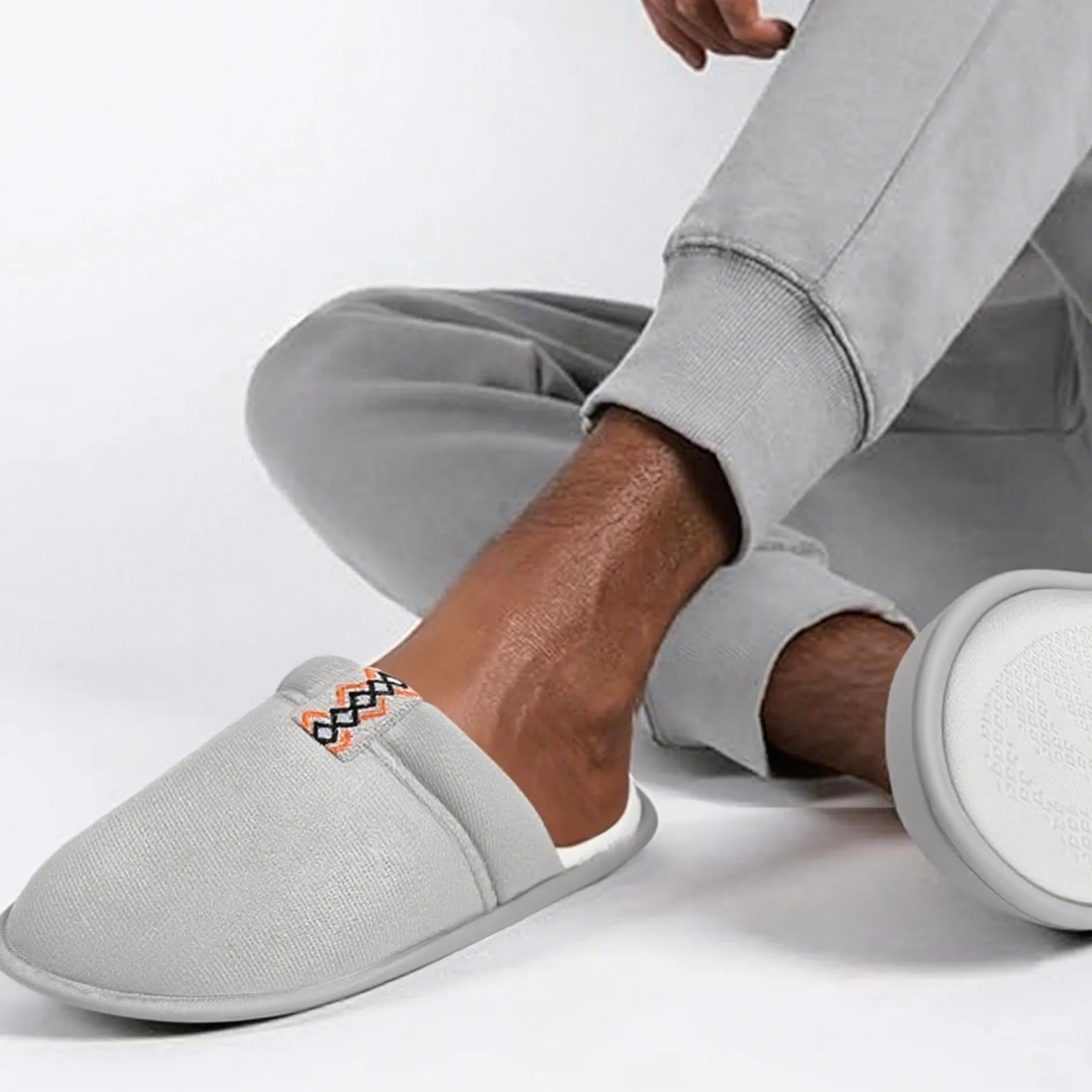 

Уютные теплые тапочки, пушистые зимние слипоны с плюшевой внутренней частью и легкой резиновой подошвой, отличные подарки для семьи и друзей