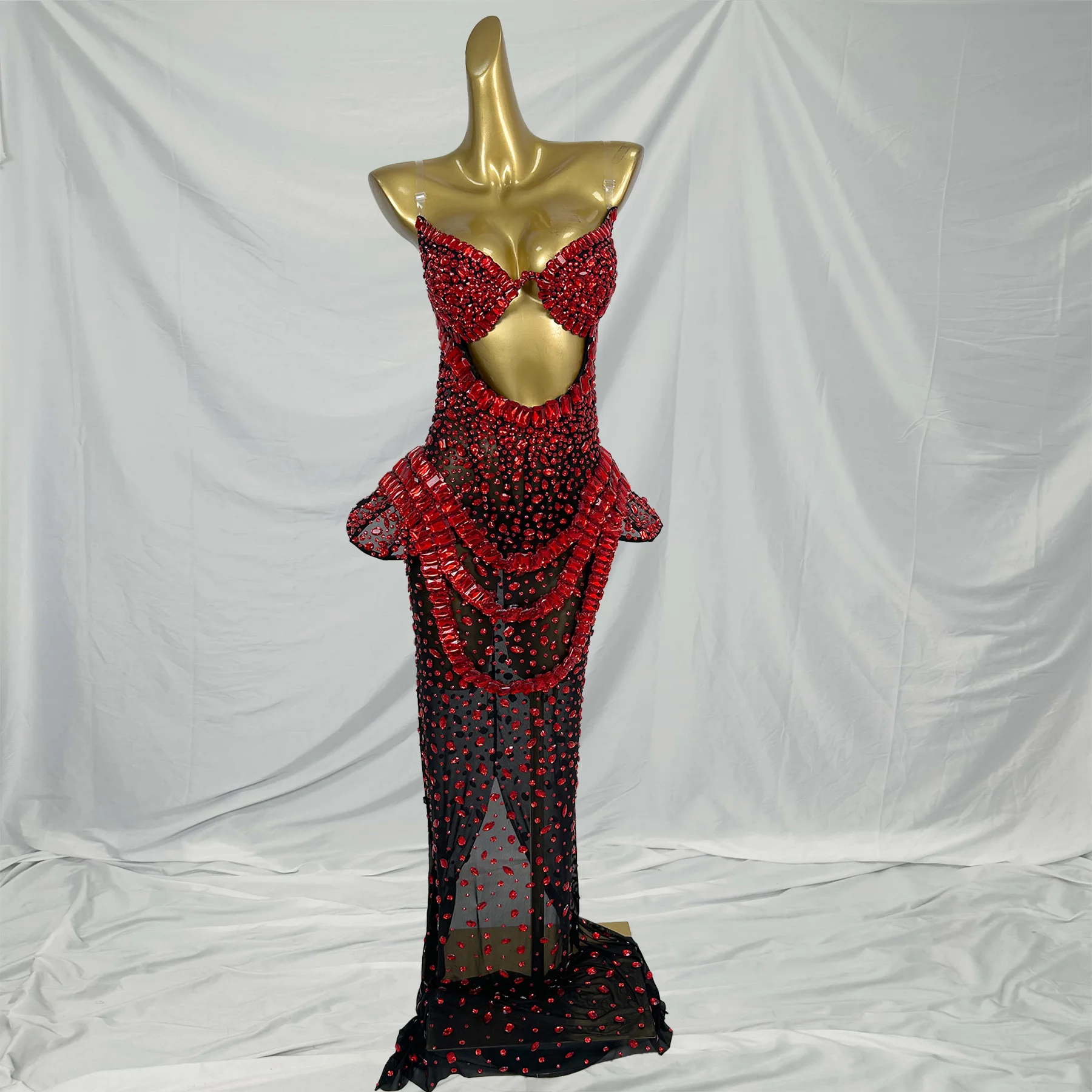 Abito lungo da ballo da sera scollato con strass rossi sexy Abito da donna aderente per laurea di matrimonio in cristallo femminile Abito da club per feste da donna