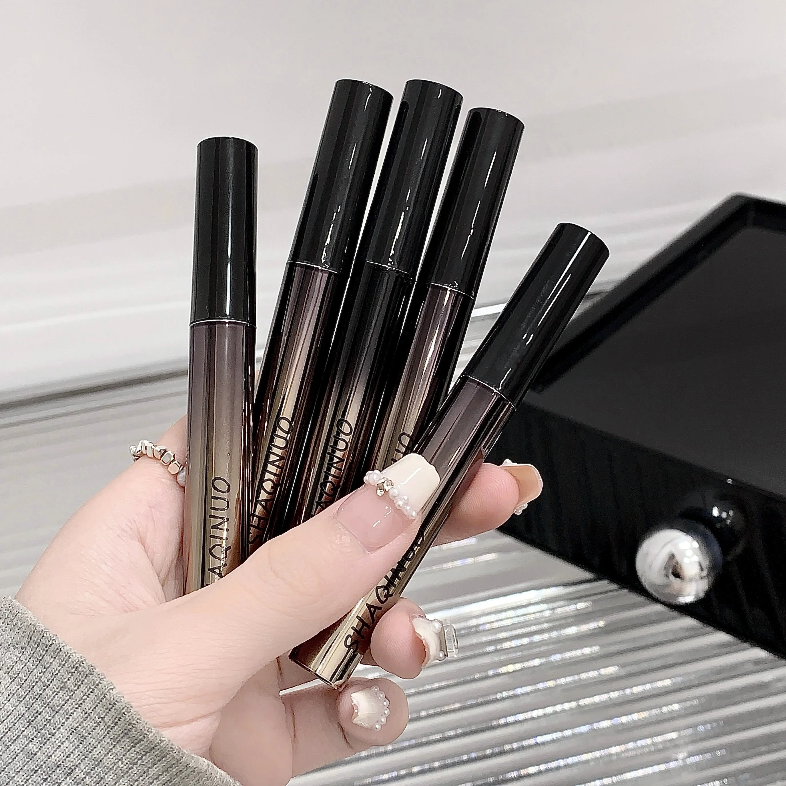 SHAQINUO Tinted Brow Gel, Long-Lasting Smudge-Proof Eyebrow with Rich Color, Defined Strands, Smooth & Three-Dimensional Finish