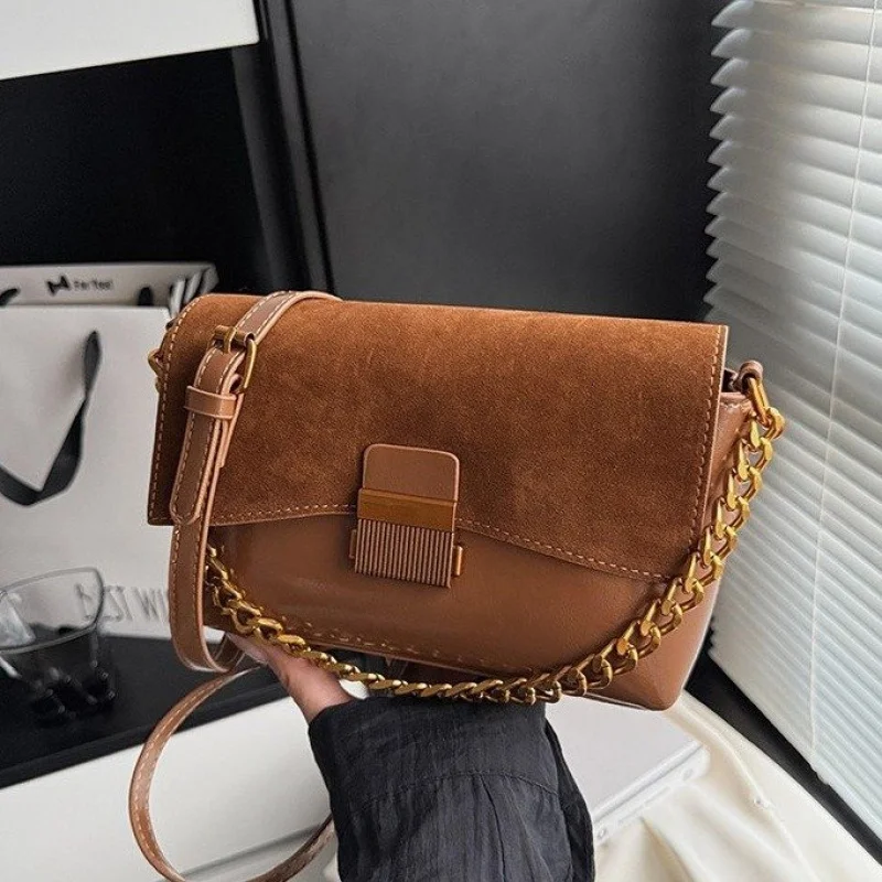 

Fashionable Women's Crossbody-Bag Made Of Fine Leather Boasting Trendy Famous Lasting Look​