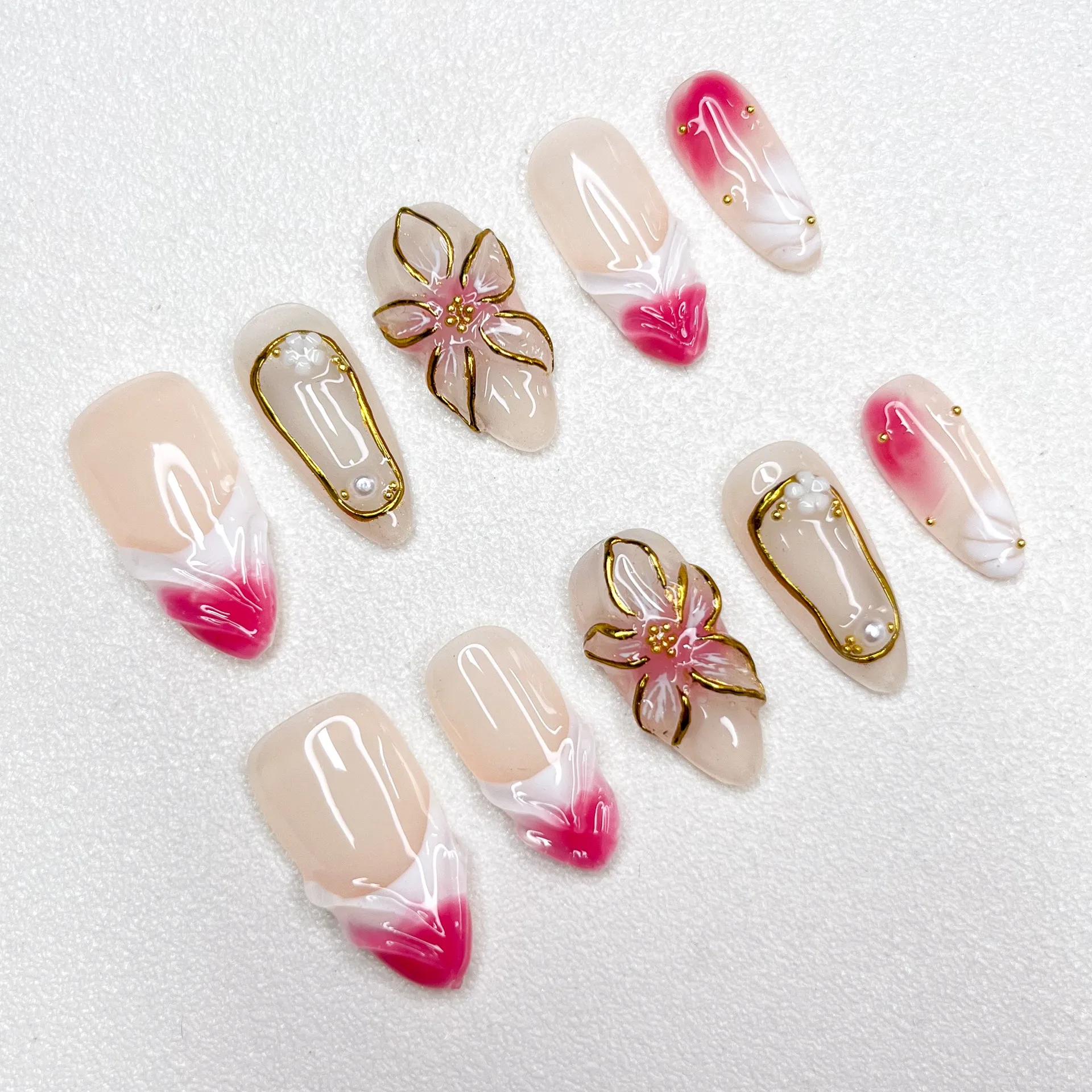 New Pink Gradual Change Handmade Manicure 3D Engraved Series Nails Pressed on Almond Length False Nails Gold Inlay Style