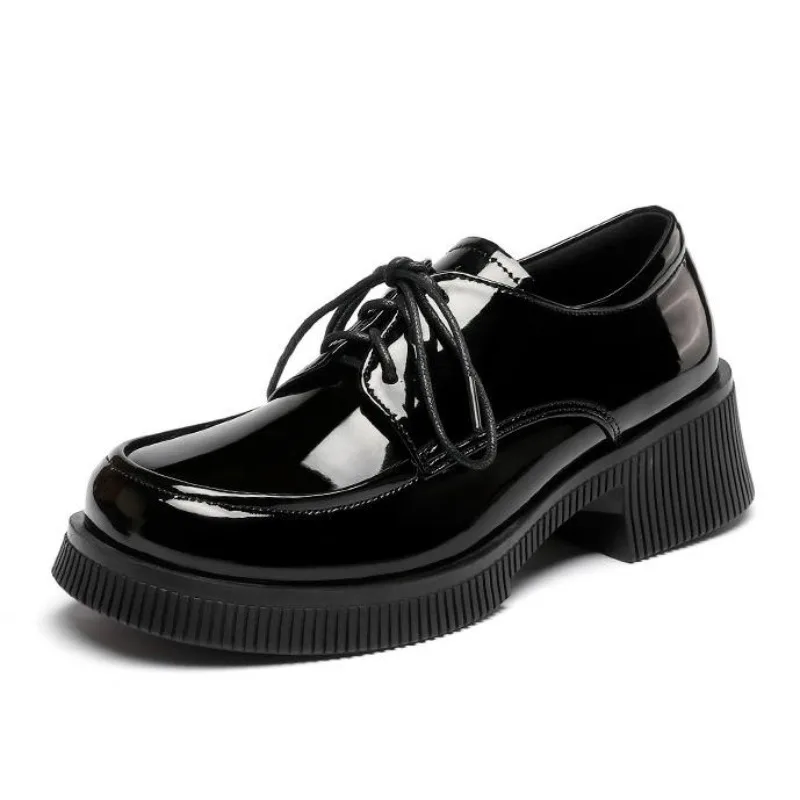 Zapatos de tacón grueso de charol para mujer, calzado informal que combina con todo, color negro, estilo británico, a la moda, para primavera y otoño, 5CM