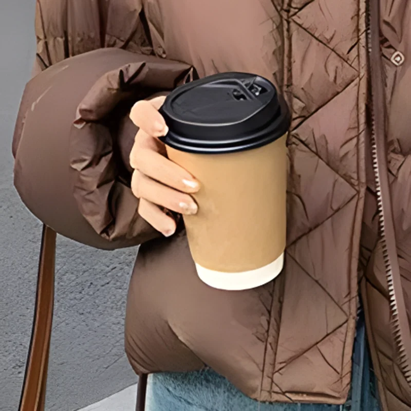 Cappotto da donna in piumino di cotone Cappotto invernale nuovo Parka Top 2025 Capispalla da donna con cappuccio Parka Cappotto caldo femminile imbottito in cotone spesso